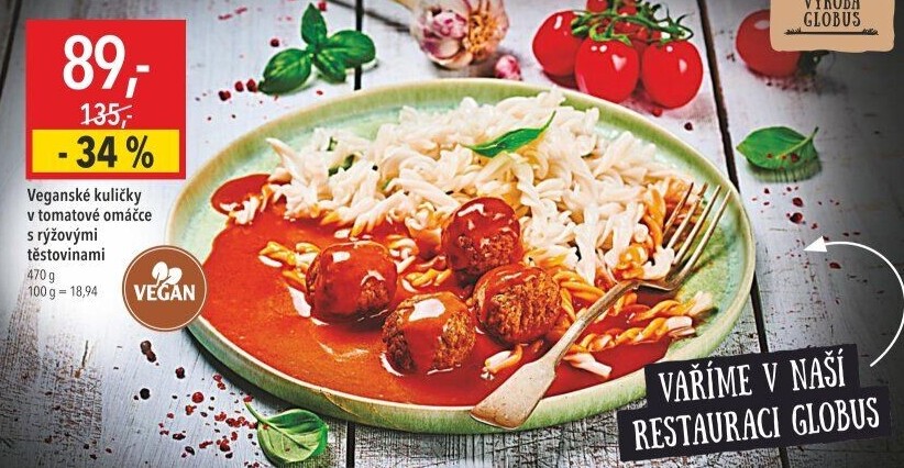 Veganské kuličky v tomatové omáčce s rýžovými těstovinami Globus
