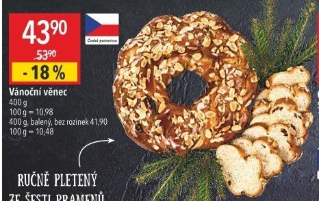 Vánočka ve tvaru věnce